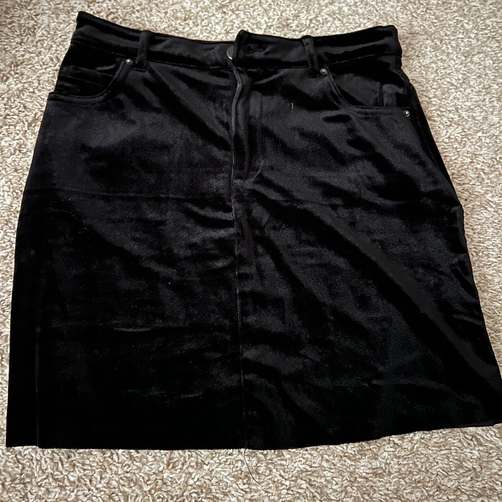Women’s Velvet Skirt